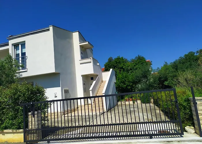 Dadic Apartments